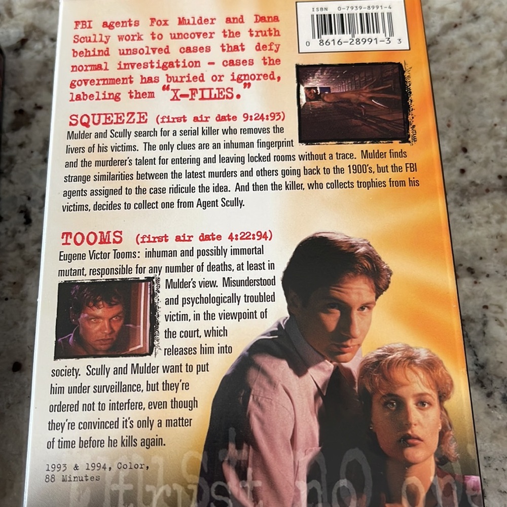 Boxed VHS Set: The X Files - Picture 5 of 6